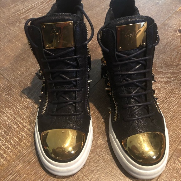 black and gold womens sneakers